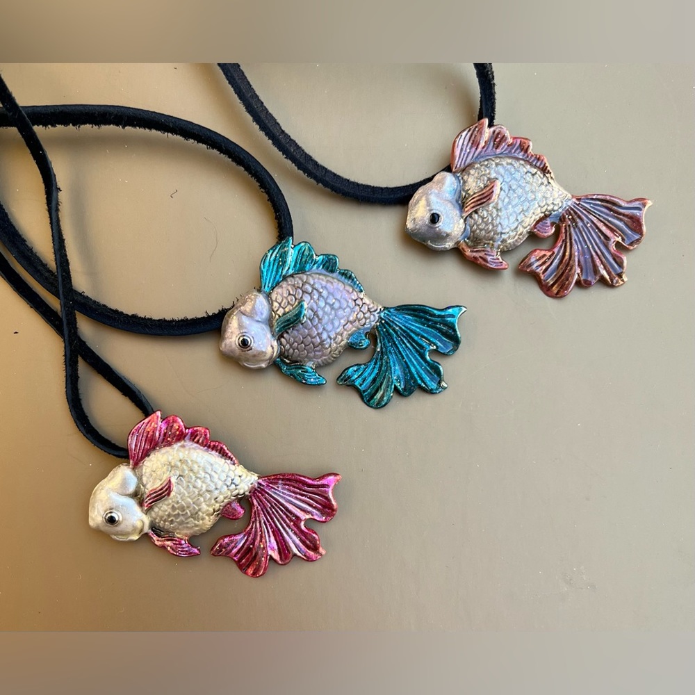 🐠Beautiful Goldfish necklaces!
